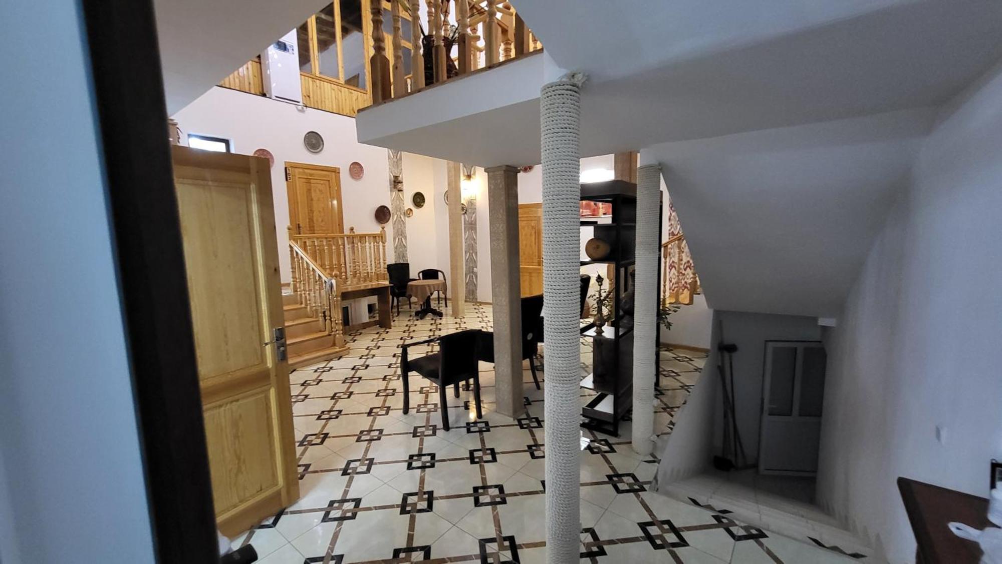 Ulli Oy Boutique Hotel & Terrace Khiva Bilik gambar